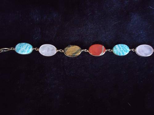 PRECIOUS STONE BRACELET